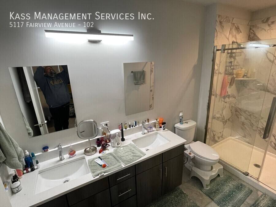 Apartment for rent at 5117 Fairview Ave #102, Downers Grove, IL 60515