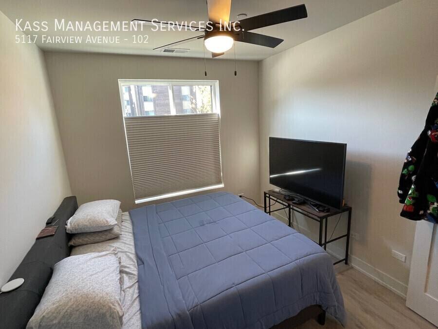 Apartment for rent at 5117 Fairview Ave #102, Downers Grove, IL 60515