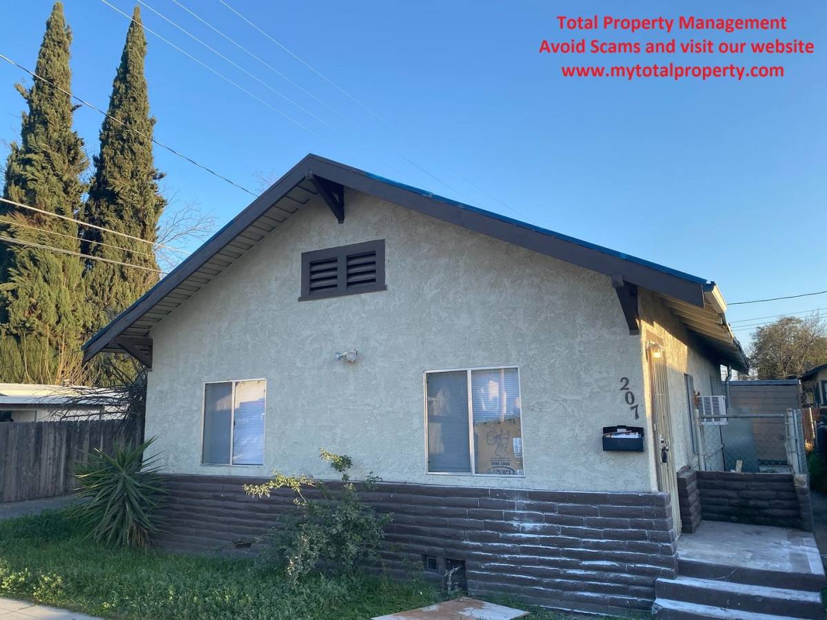 House for rent at 207 E Sequoia Ave, Visalia, CA 93277