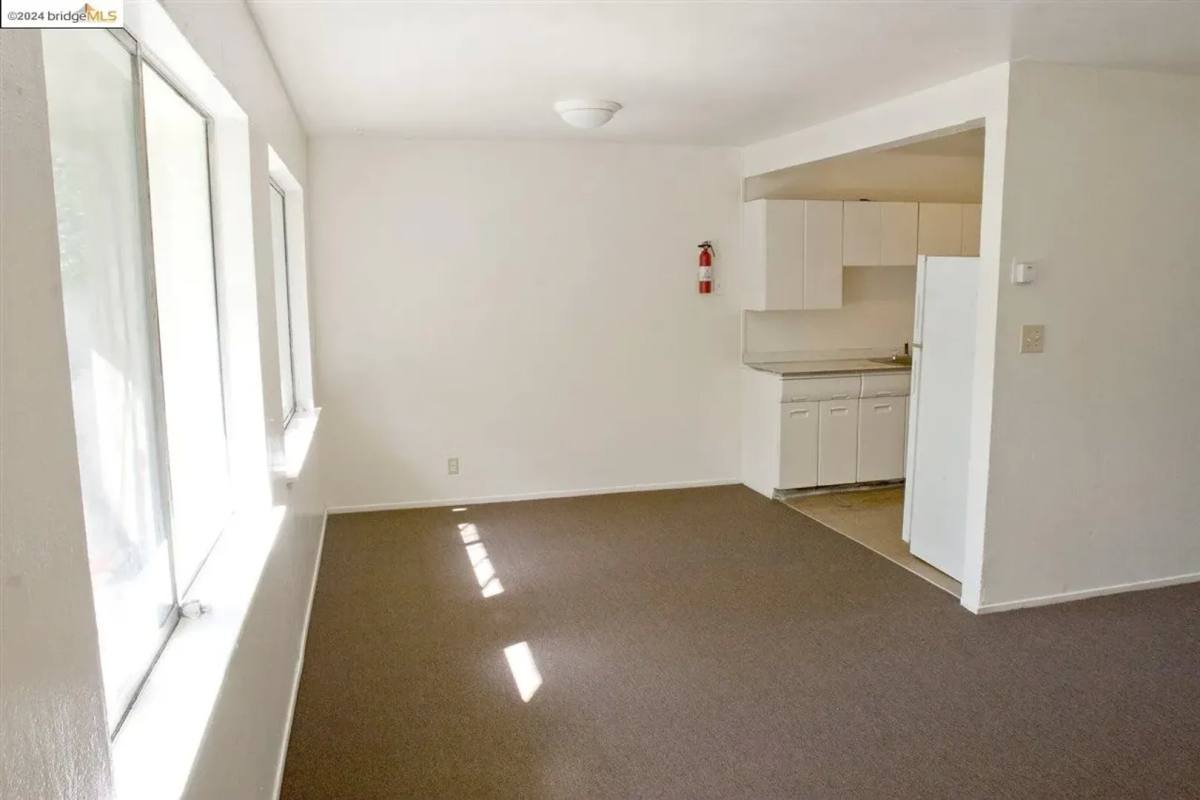 Apartment for rent at 2811 Nicol Ave, Oakland, CA 94602