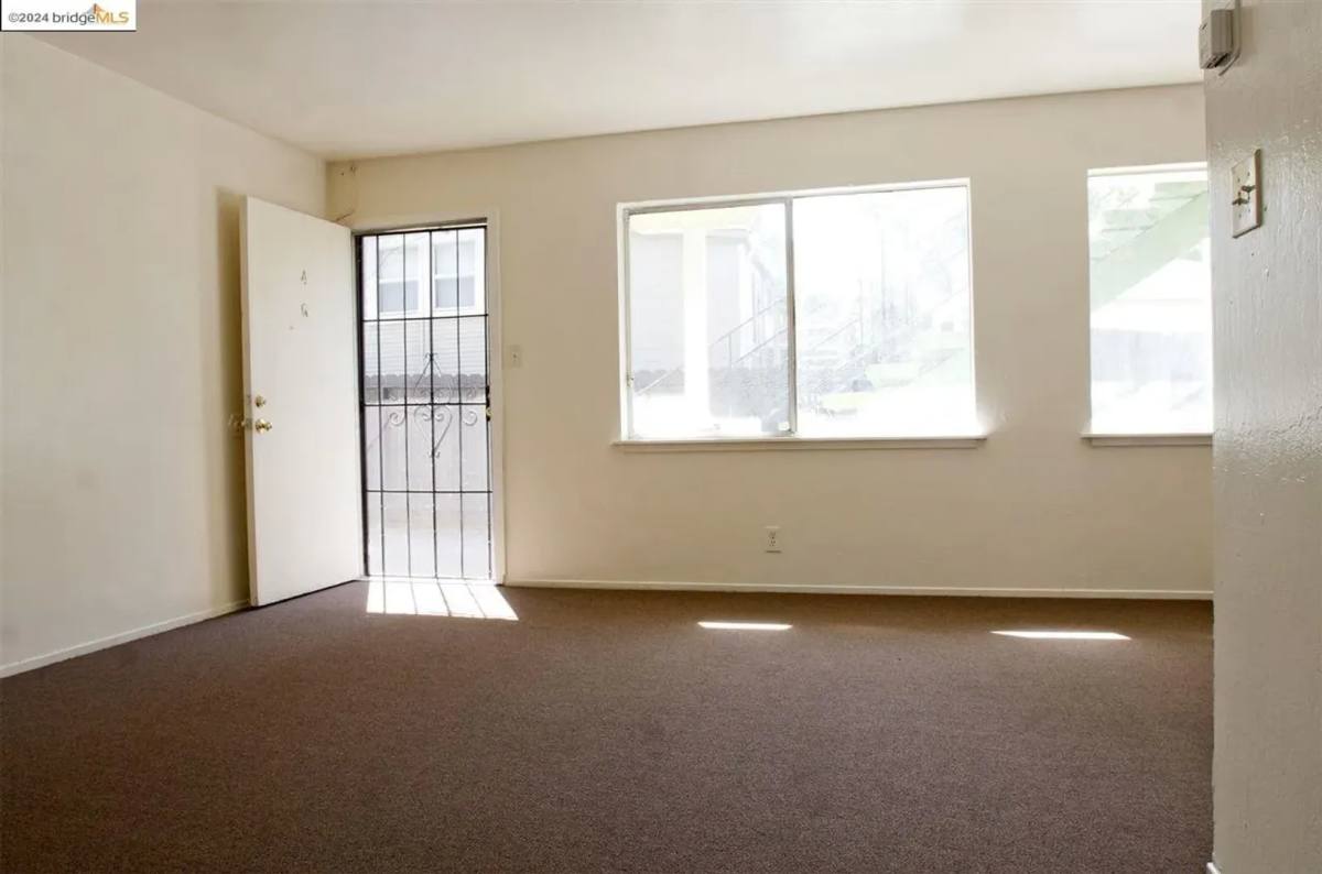 Apartment for rent at 2811 Nicol Ave, Oakland, CA 94602