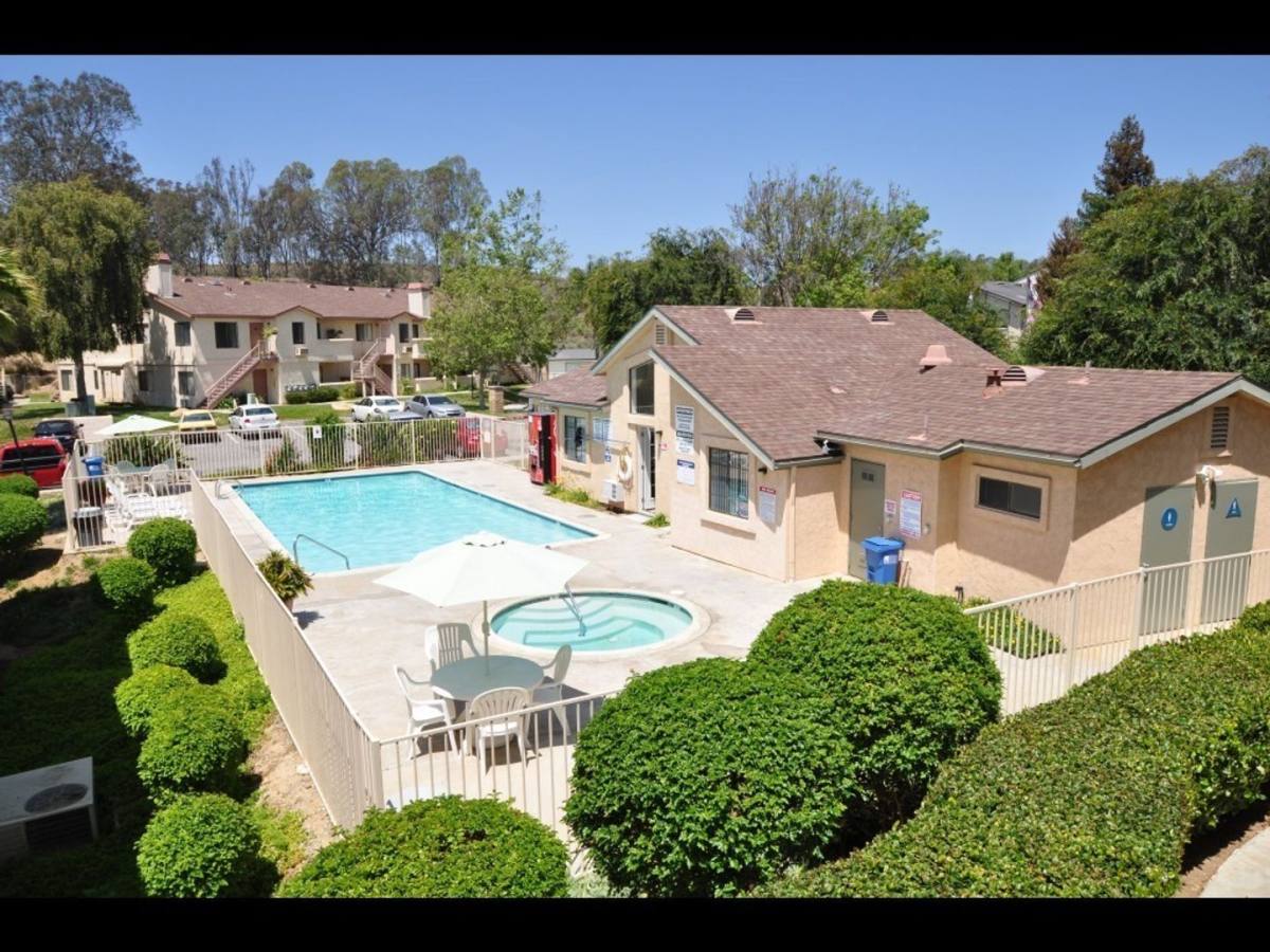 Apartment for rent at 744 W Fallbrook St, Fallbrook, CA 92028