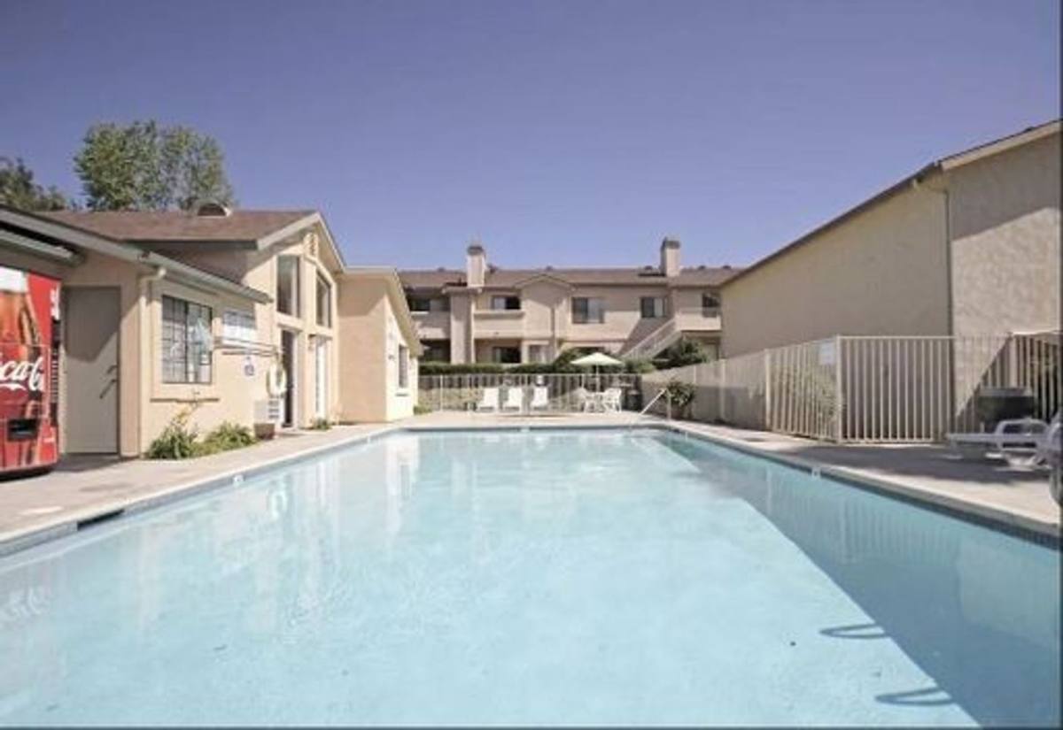 Apartment for rent at 744 W Fallbrook St, Fallbrook, CA 92028