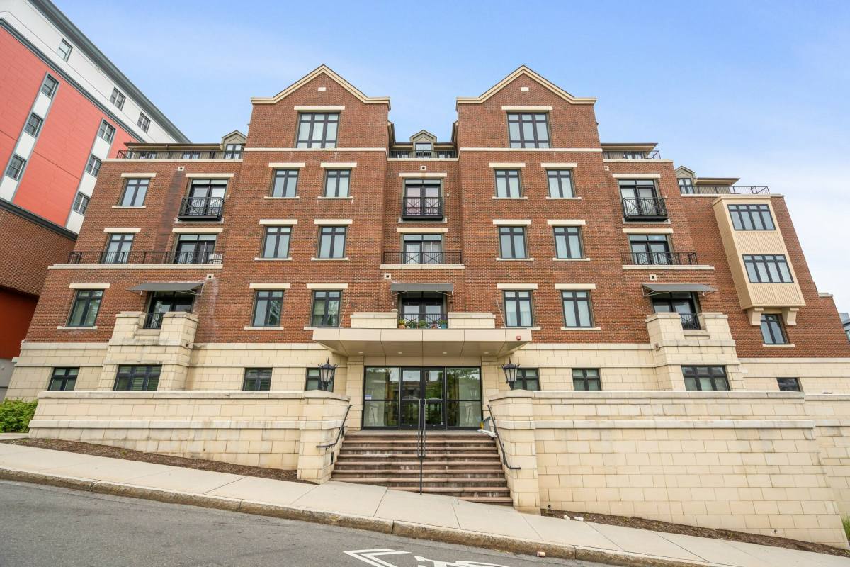 Apartment for rent at 1501 Commonwealth Ave #103, Brighton, MA 02135