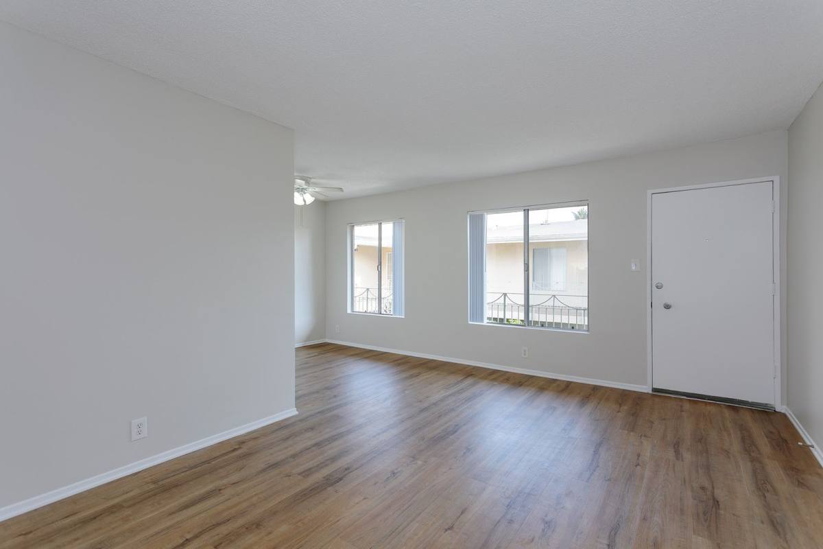 Apartment for rent at 830-842 Elm Ave, Long Beach, CA 90813