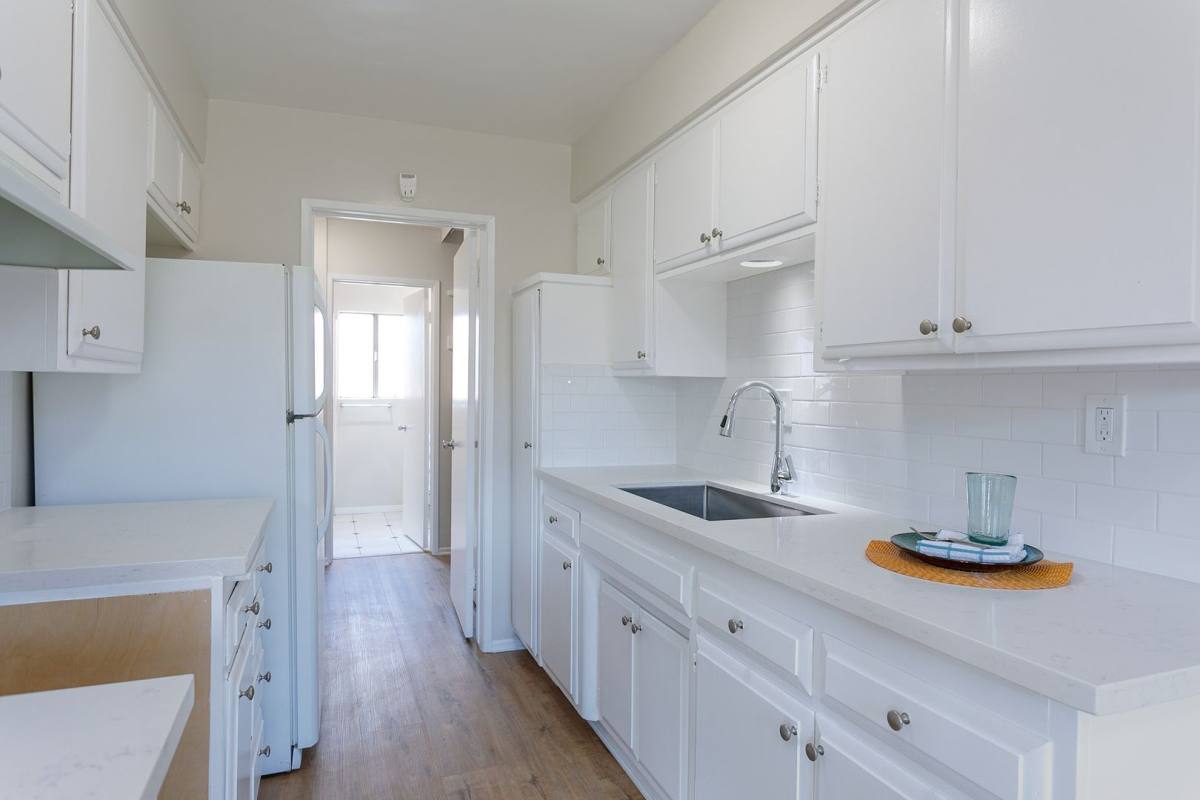 Apartment for rent at 830-842 Elm Ave, Long Beach, CA 90813