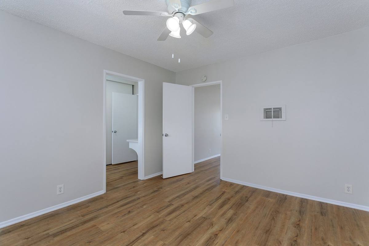 Apartment for rent at 830-842 Elm Ave, Long Beach, CA 90813