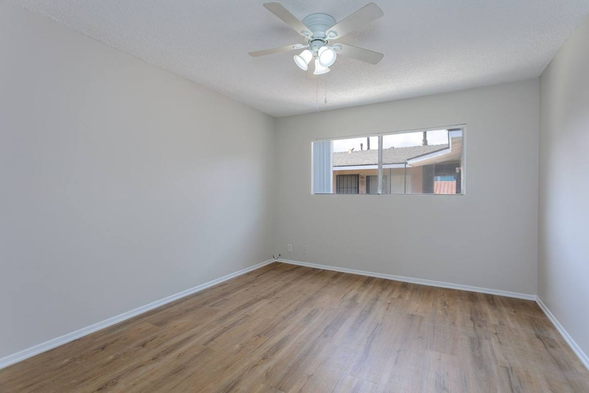 Apartment for rent at 830-842 Elm Ave, Long Beach, CA 90813