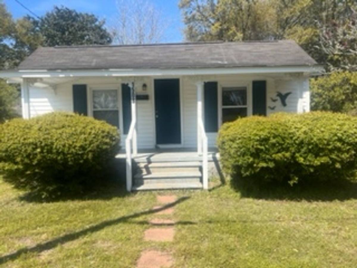 House for rent at 1508 Bay St, Morehead City, NC 28557