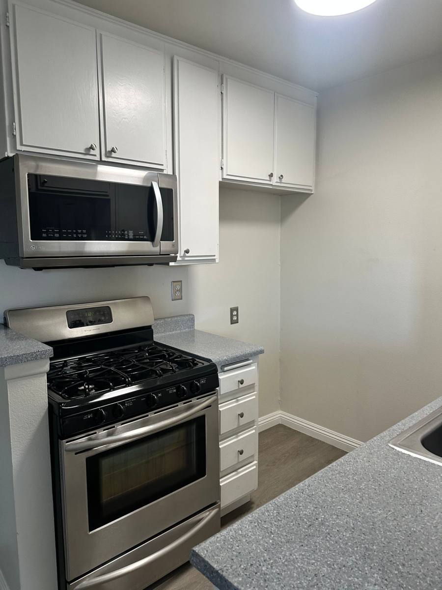Apartment for rent at 7519-7543 Vassar Ave, Canoga Park, CA 91303
