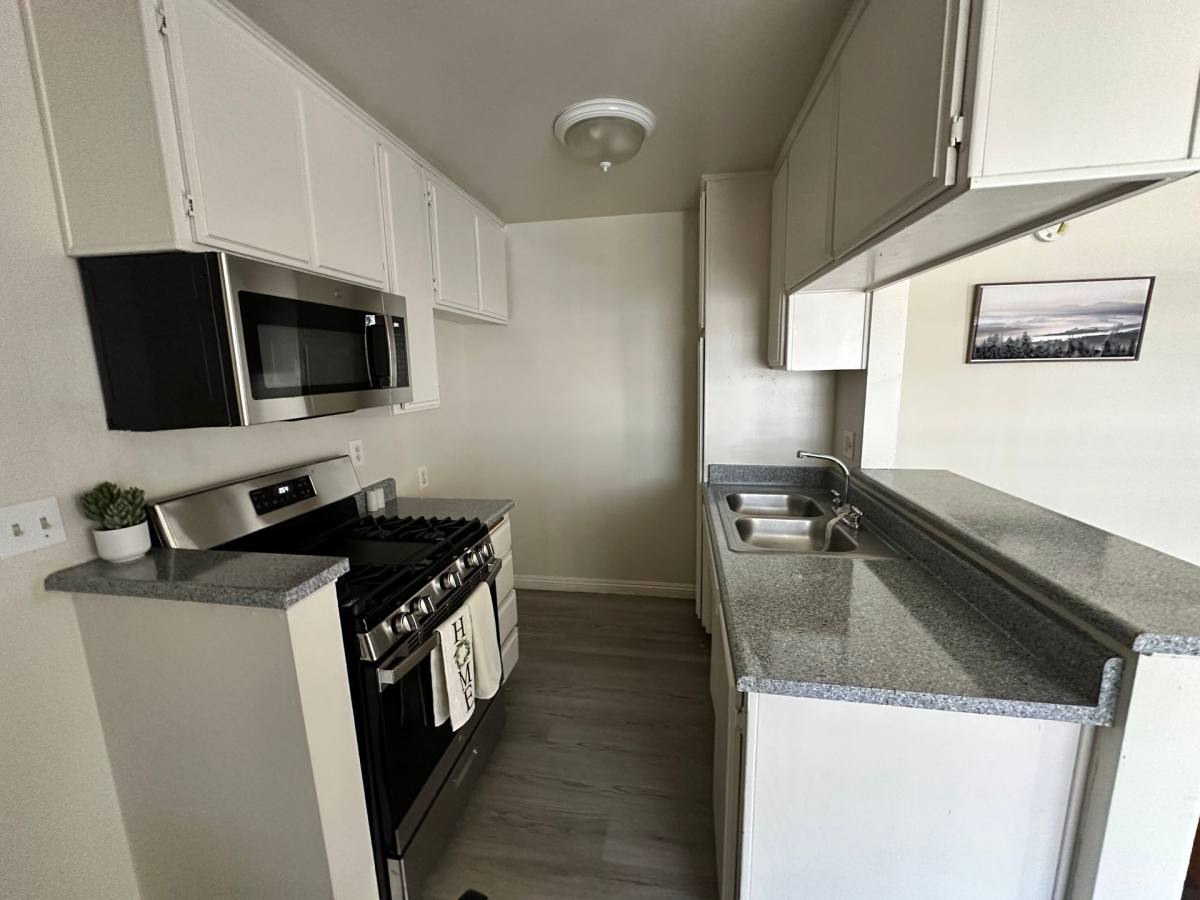 Apartment for rent at 7519-7543 Vassar Ave, Canoga Park, CA 91303