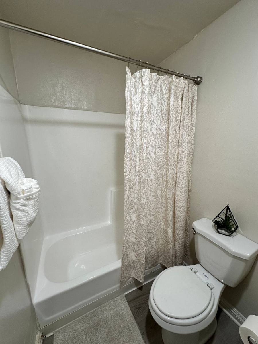 Apartment for rent at 7519-7543 Vassar Ave, Canoga Park, CA 91303