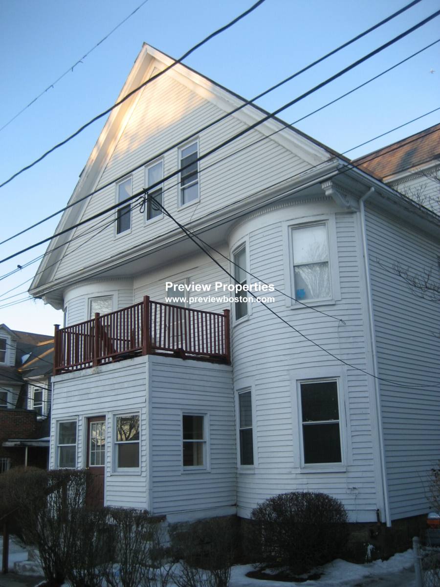 Apartment for rent at 32 Gordon St #3P, Allston, MA 02134