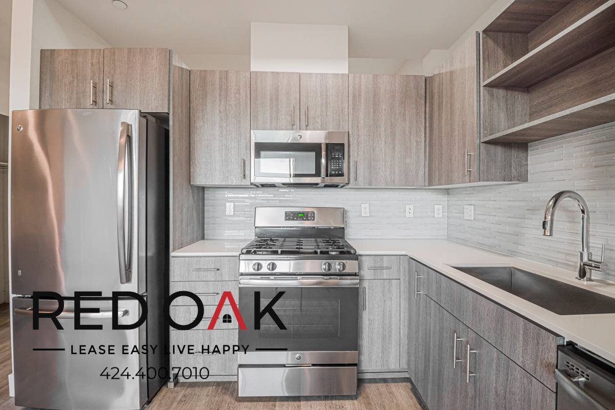 Condo for rent at 1331 W 7th St #610, Los Angeles, CA 90017