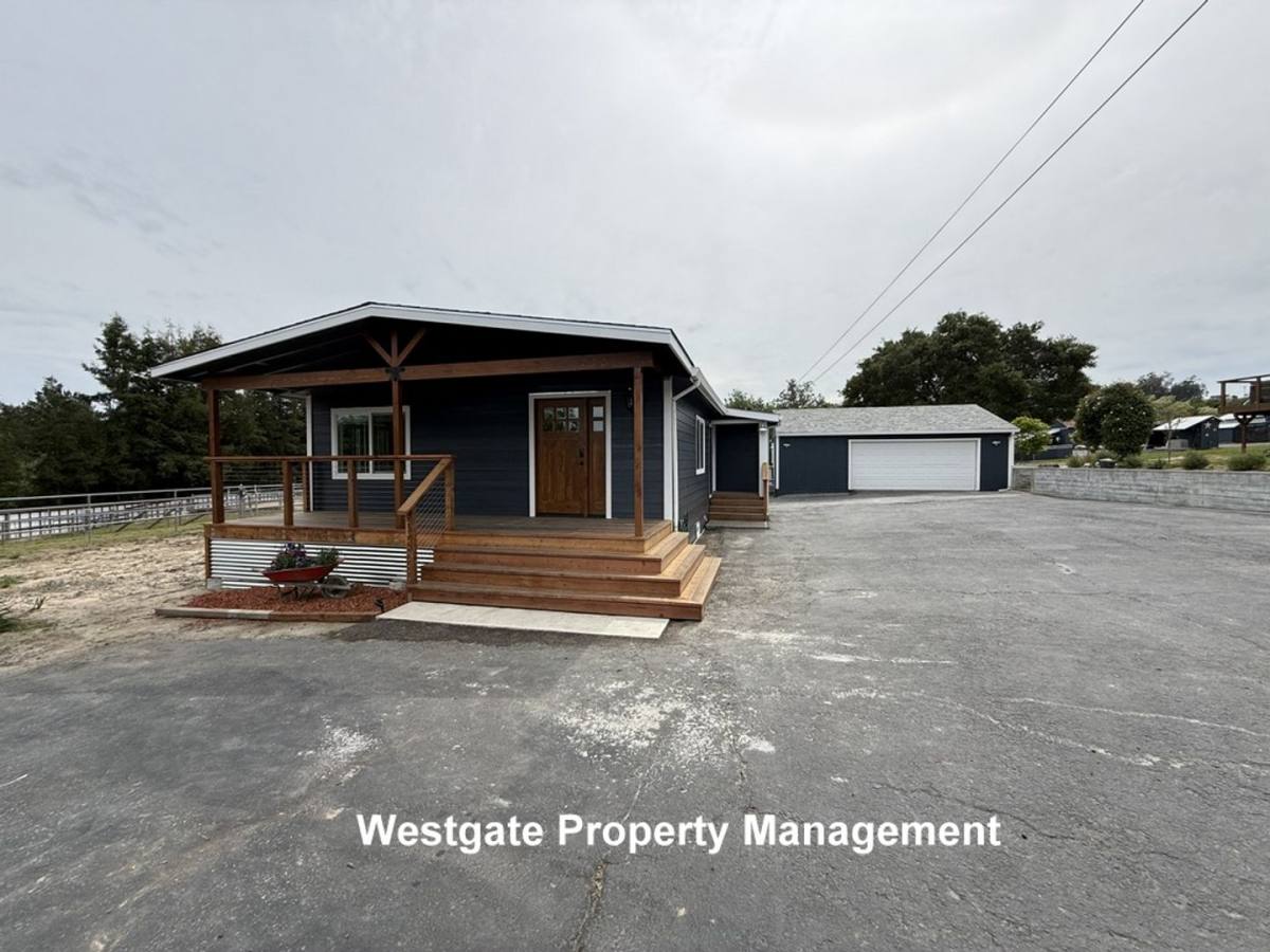 House for rent at 965 Eastman Lane, Petaluma, CA 94952