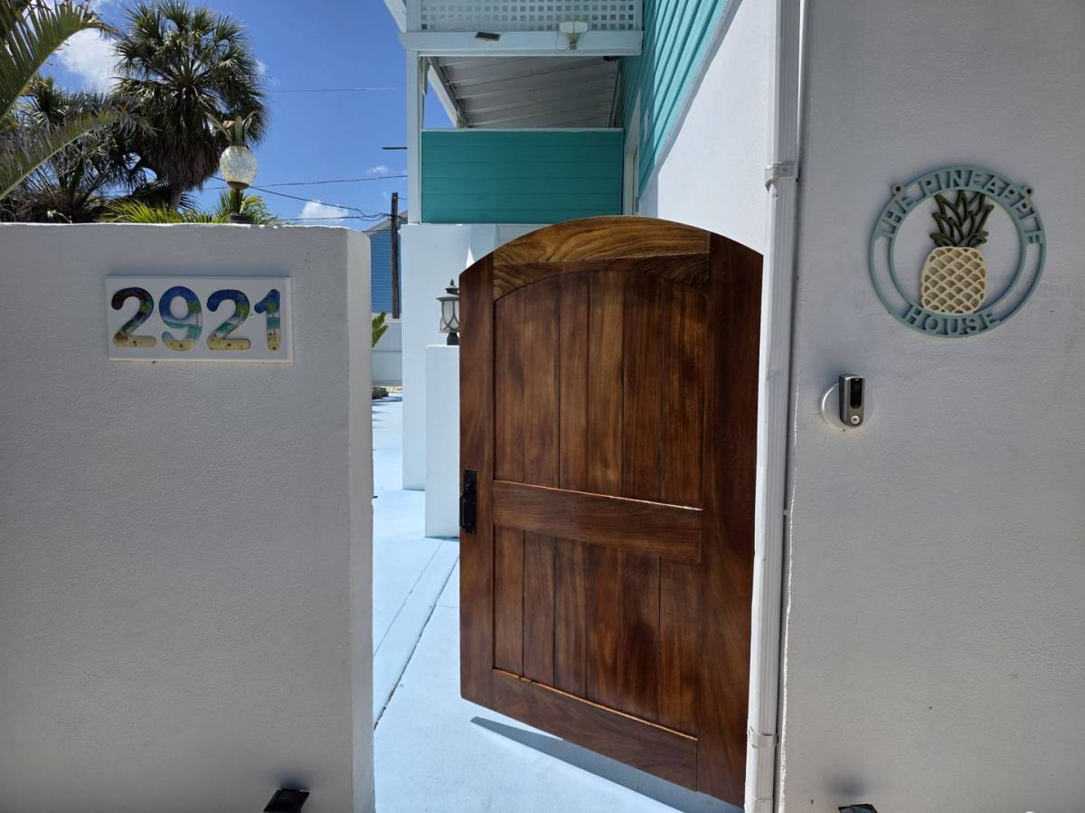 House for rent at 2921 Dupont St S, Saint Petersburg, FL 33707