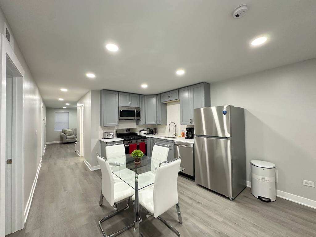 Apartment for rent at 1935 Grand #8Q, Chicago, IL 60622