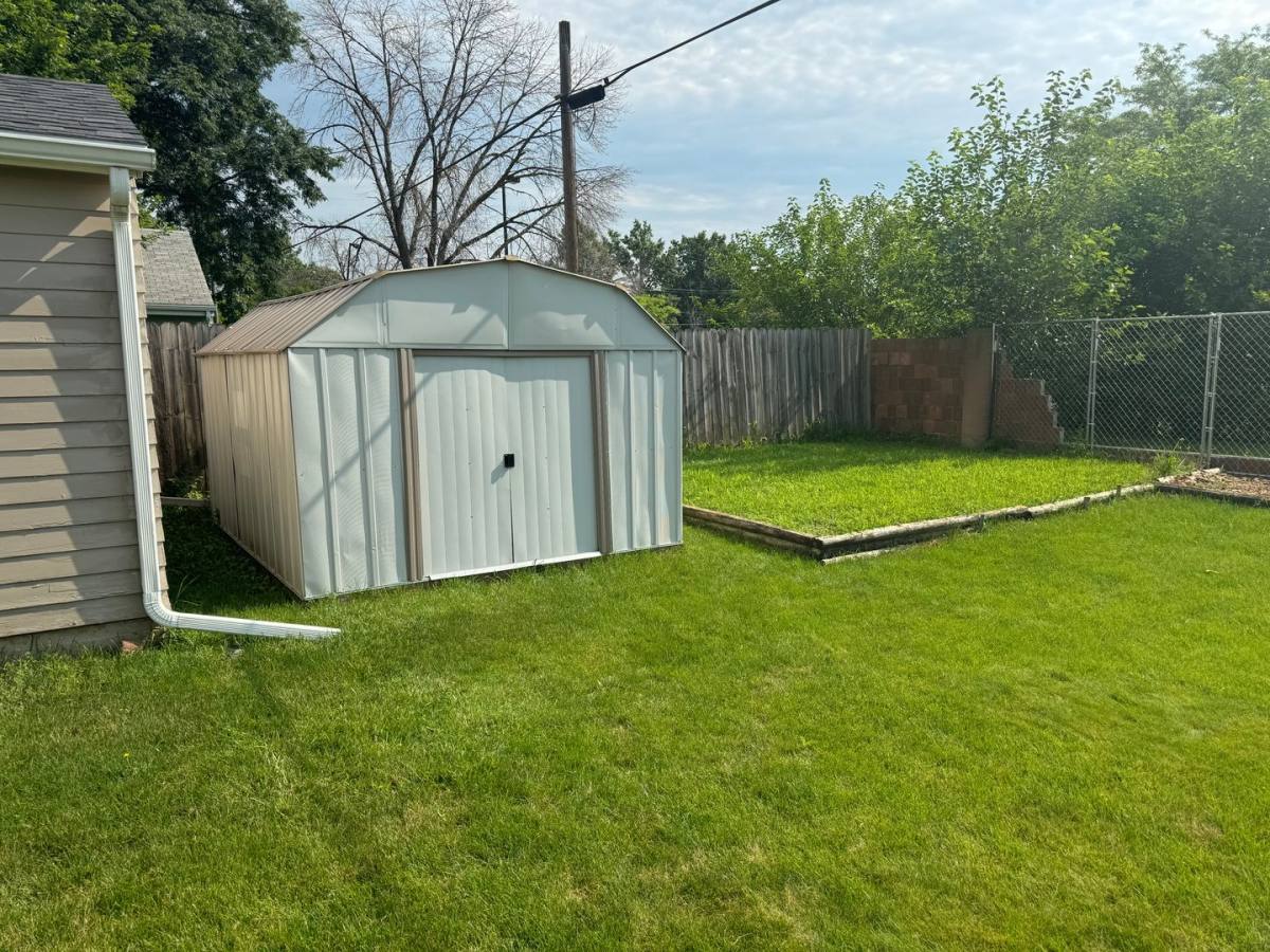 House for rent at 4117 64th St, Urbandale, IA 50322
