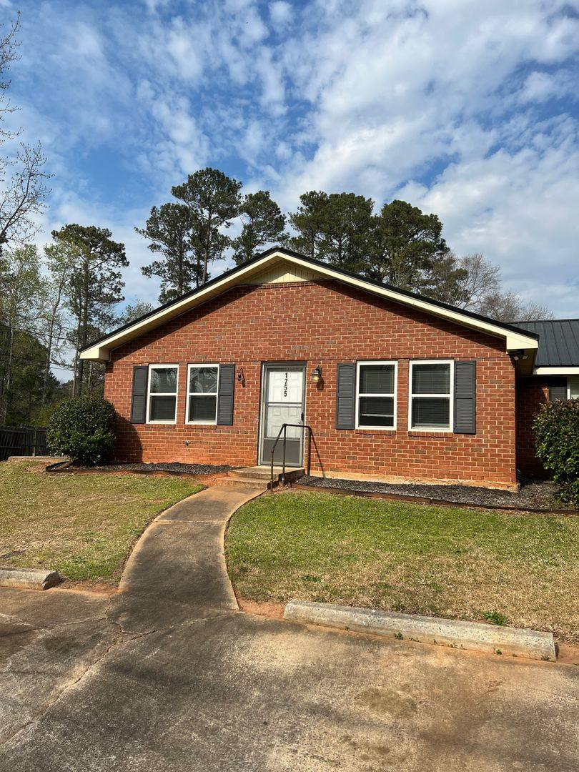 Apartment for rent at 1755 57 Cedar Shoals Dr, Athens, GA 30605