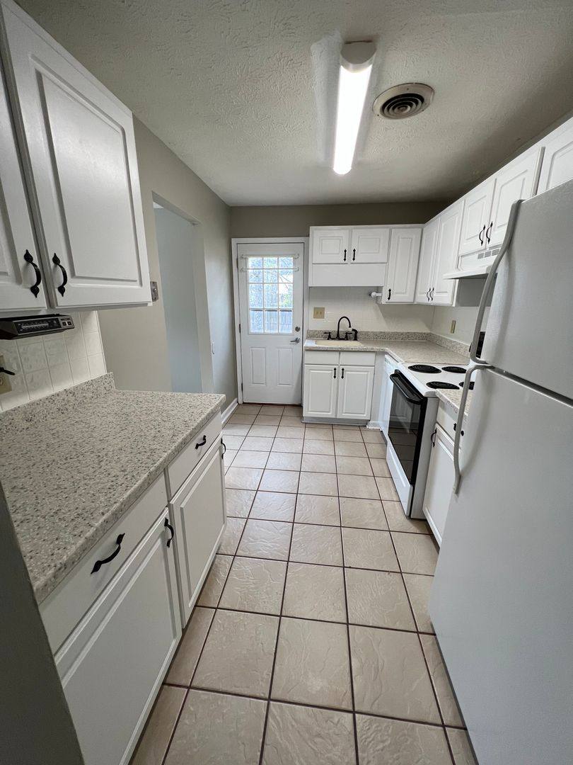 Apartment for rent at 1755 57 Cedar Shoals Dr, Athens, GA 30605