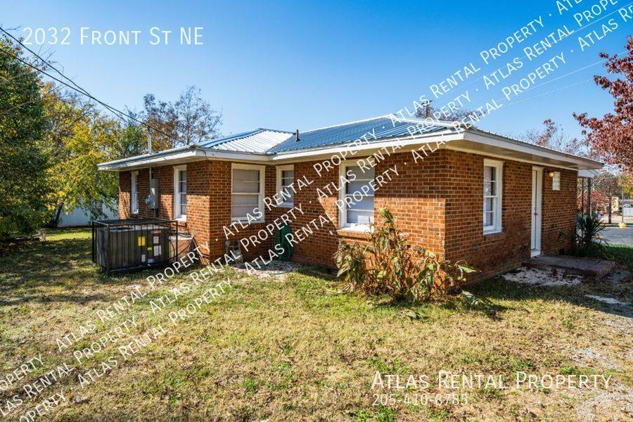 House for rent at 2032 Front St NE, Huntsville, AL 35811