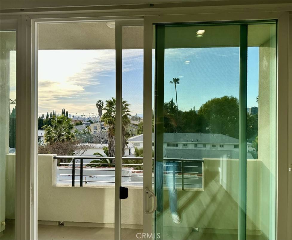 Apartment for rent at 5820 La Mirada Ave #403, Los Angeles, CA 90038
