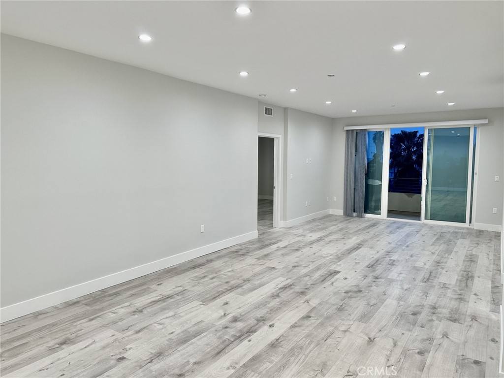 Apartment for rent at 5820 La Mirada Ave #403, Los Angeles, CA 90038
