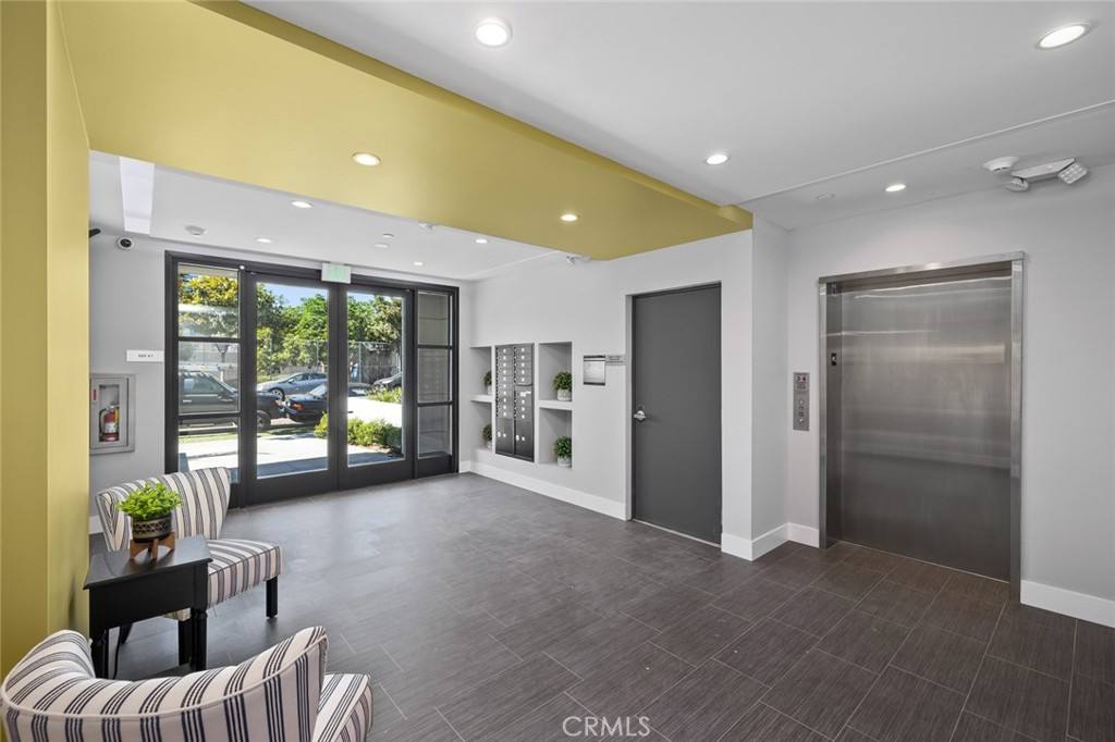 Apartment for rent at 5820 La Mirada Ave #403, Los Angeles, CA 90038