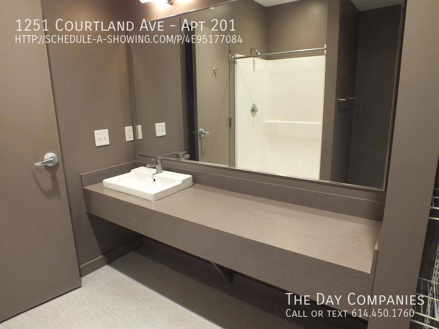 Apartment for rent at 1251 Courtland Ave #201, Columbus, OH 43201