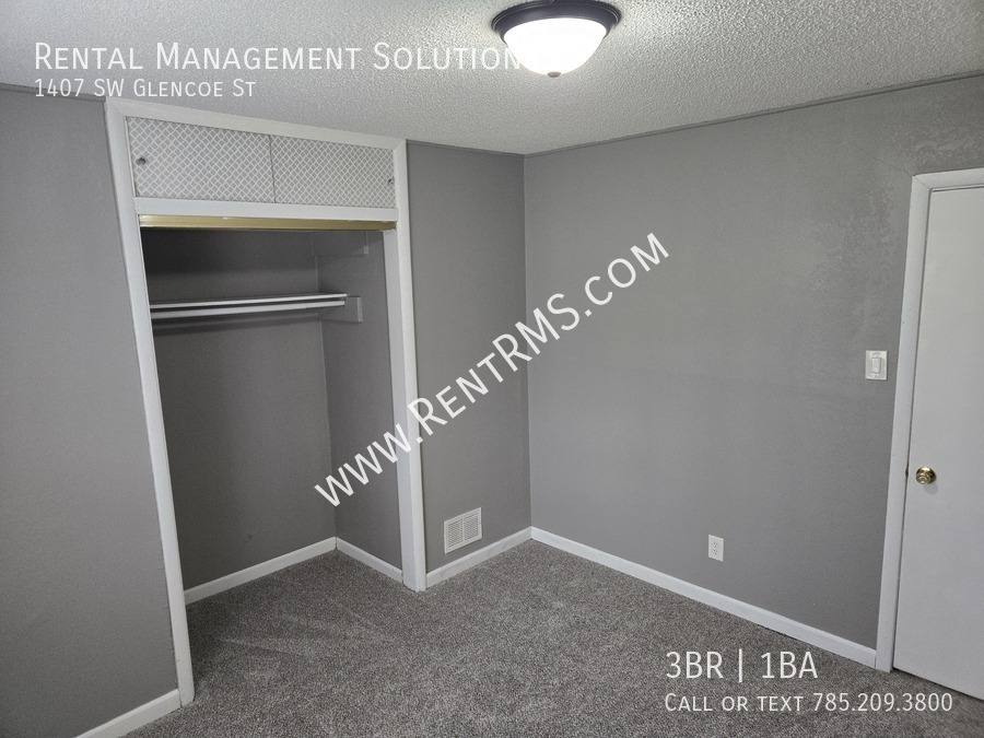 House for rent at 1407 SW Glencoe St, Topeka, KS 66611