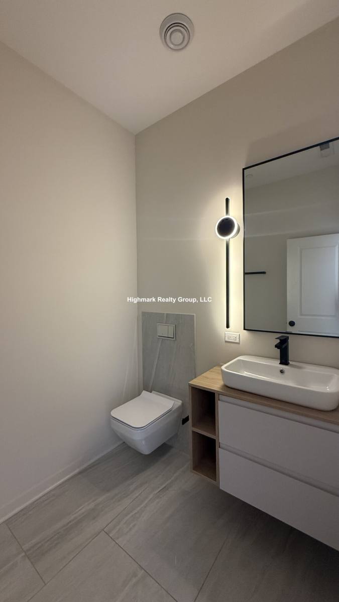 Apartment for rent at 3207 N Narragansett Ave #306A, Chicago, IL 60634