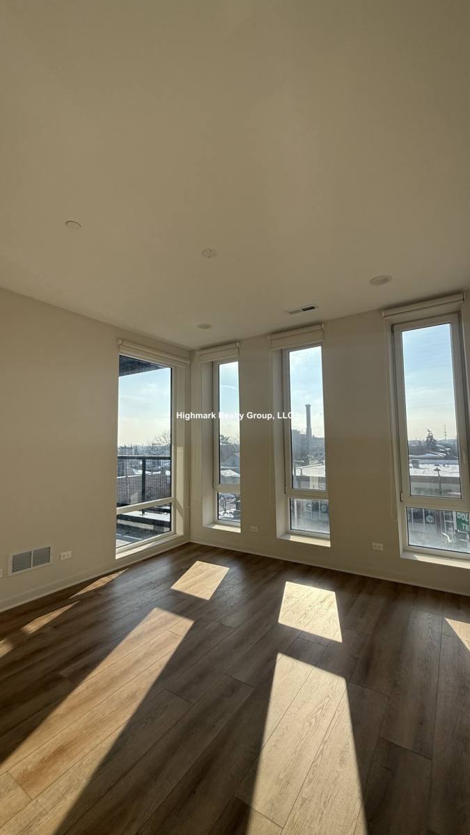 Apartment for rent at 3207 N Narragansett Ave #306A, Chicago, IL 60634