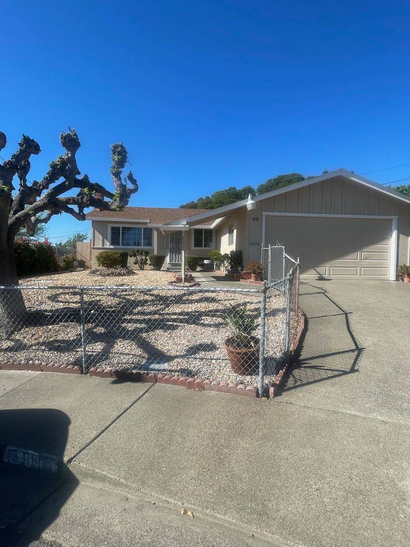 Apartment for rent at 300 Swan Way, Vallejo, CA 94589