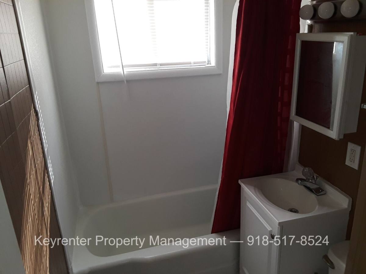 House for rent at 636 E 49th Place N, Tulsa, OK 74126