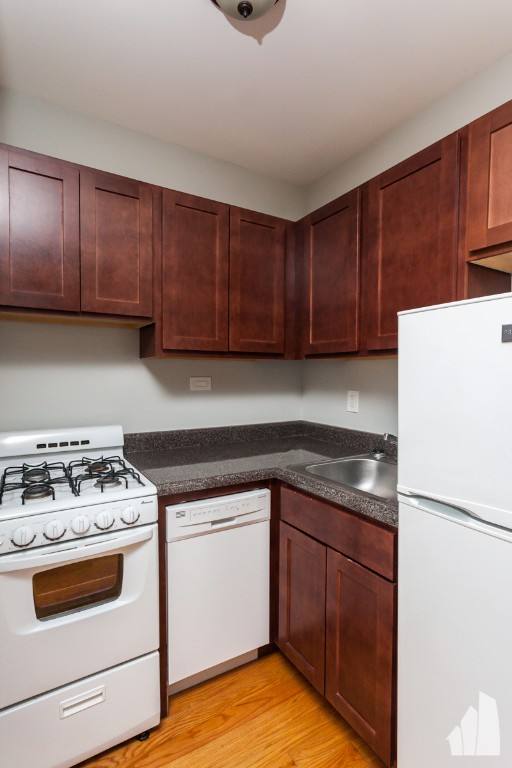 Apartment for rent at 837 W Wolfram St #307, Chicago, IL 60657