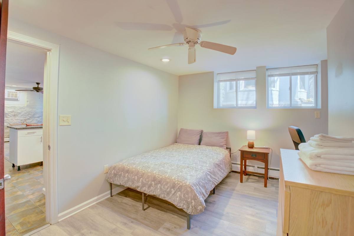 Apartment for rent at 317 Willow St, New Haven, CT 06511