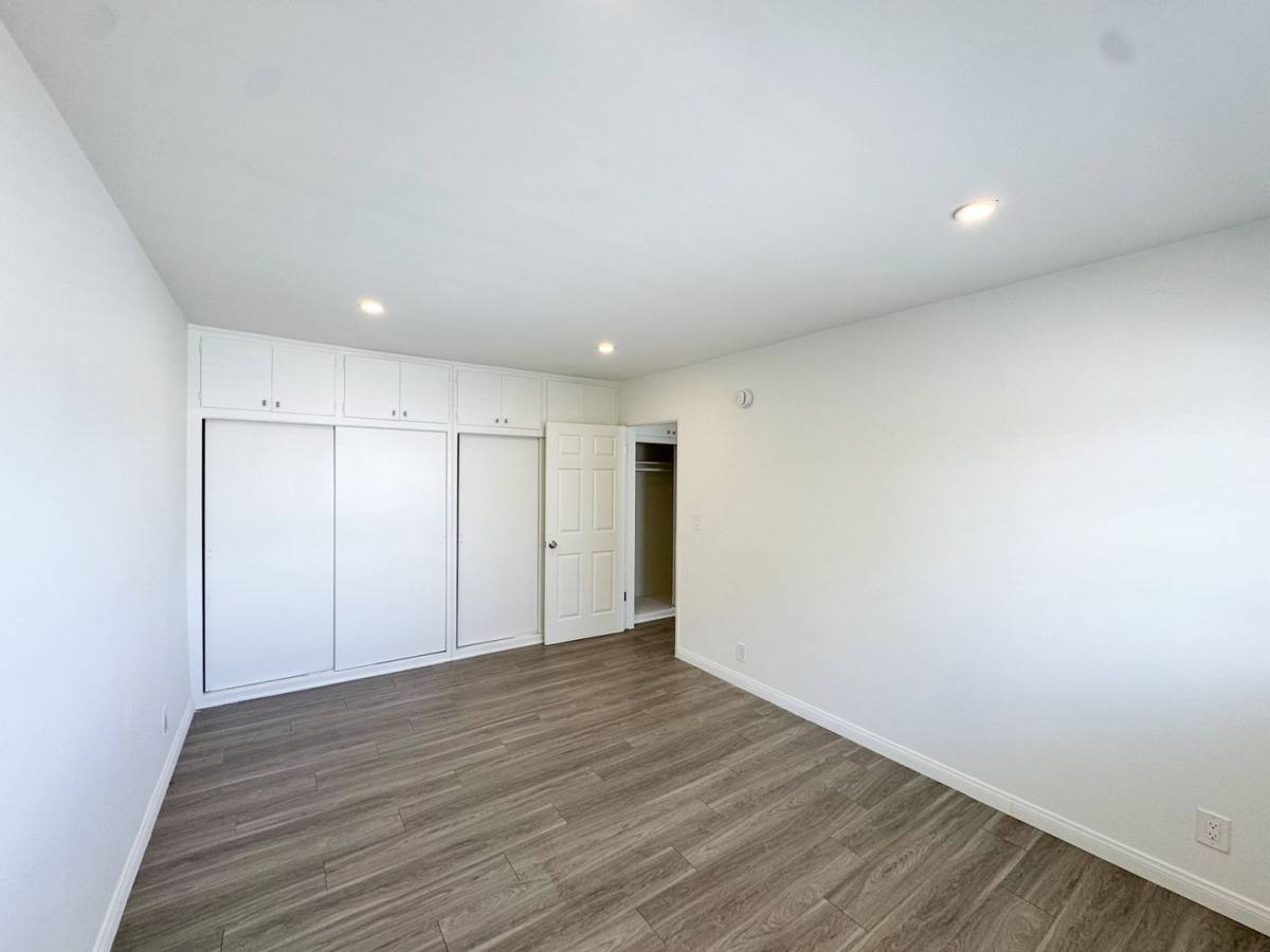 Apartment for rent at 921 N Eucalyptus Ave, Inglewood, CA 90302