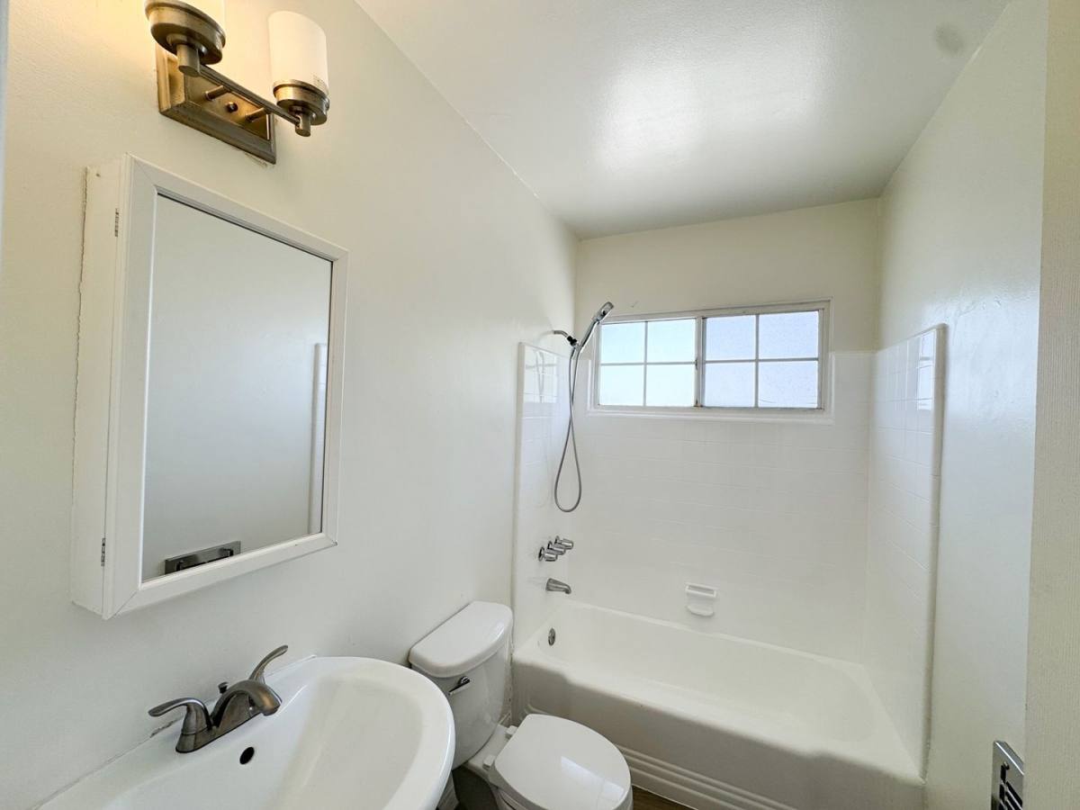 Apartment for rent at 921 N Eucalyptus Ave, Inglewood, CA 90302