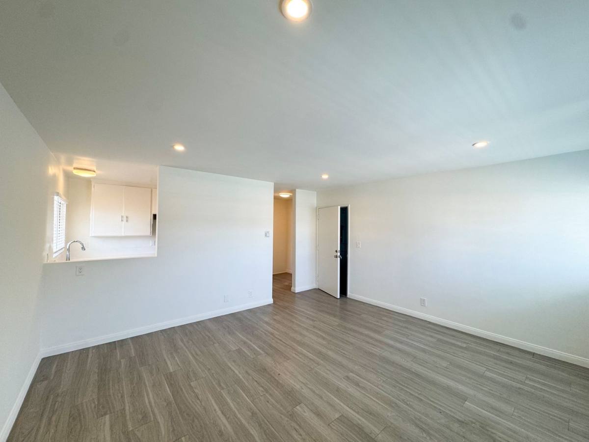 Apartment for rent at 921 N Eucalyptus Ave, Inglewood, CA 90302