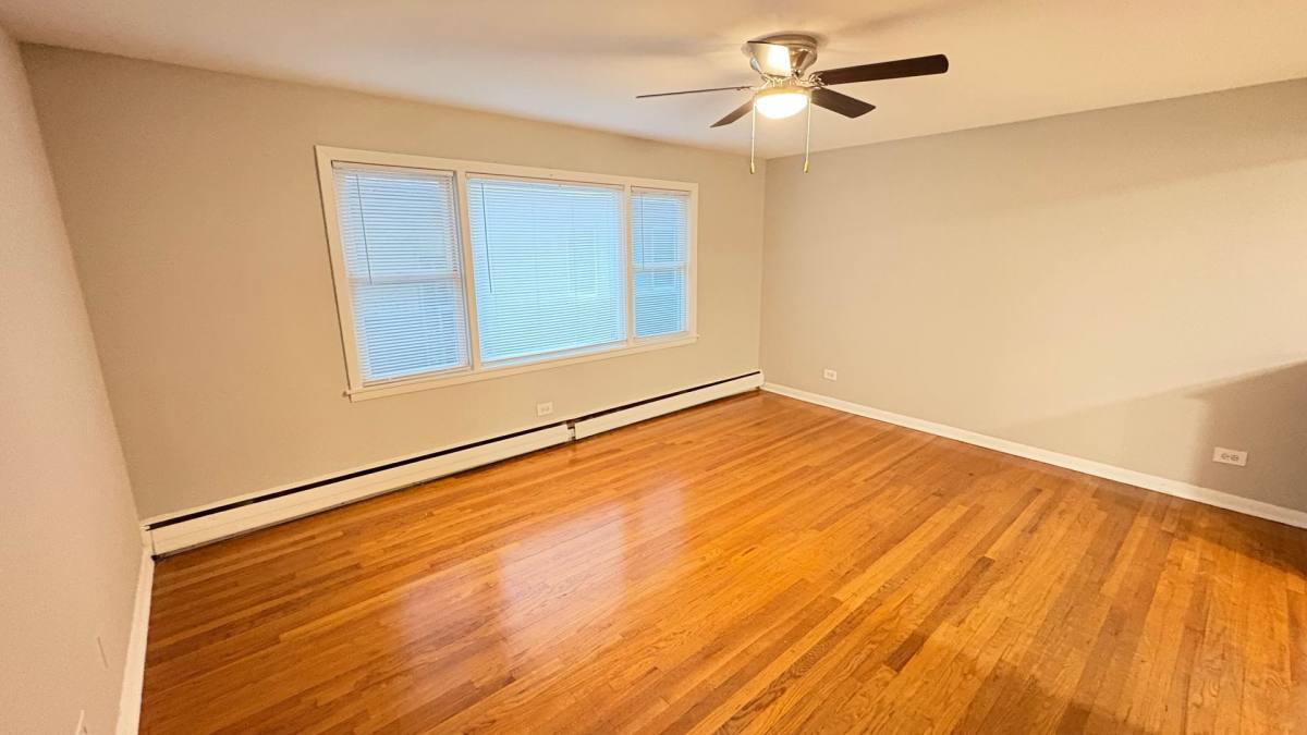 Apartment for rent at 12845 Hoyne Ave, Blue Island, IL 60406