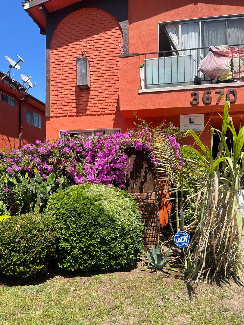 Apartment for rent at 3670 Keystone Ave, Los Angeles, CA 90034