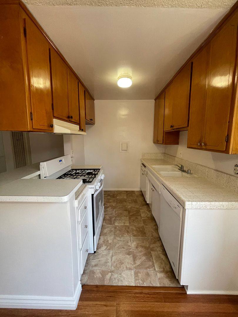 Apartment for rent at 3670 Keystone Ave, Los Angeles, CA 90034