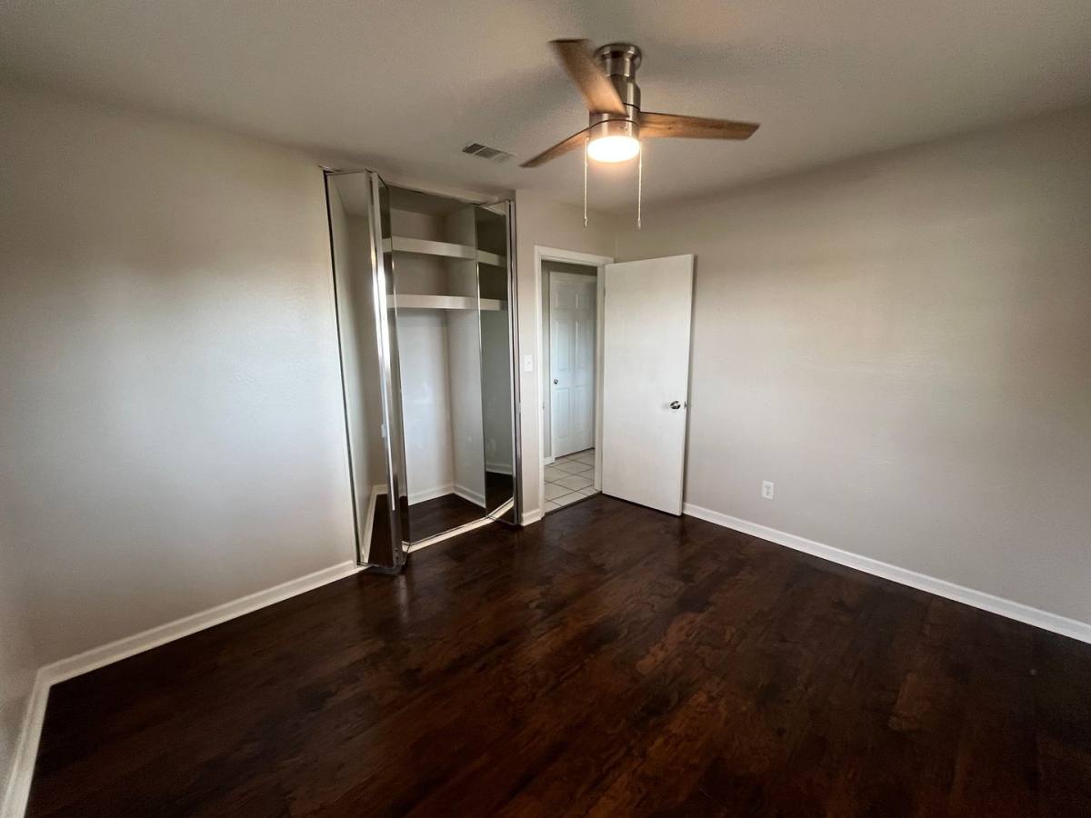 House for rent at 423 SE Country Club Rd, Lake City, FL 32025
