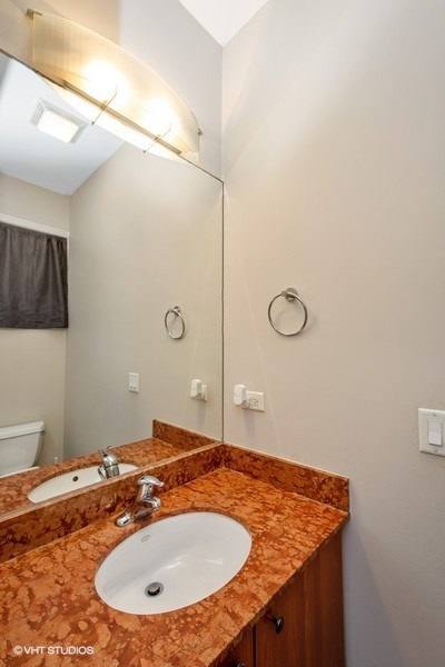 Apartment for rent at 1458 N Artesian Ave E, Chicago, IL 60622