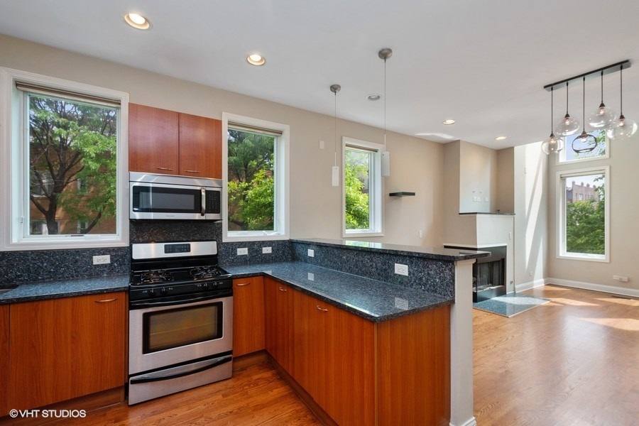 Apartment for rent at 1458 N Artesian Ave E, Chicago, IL 60622