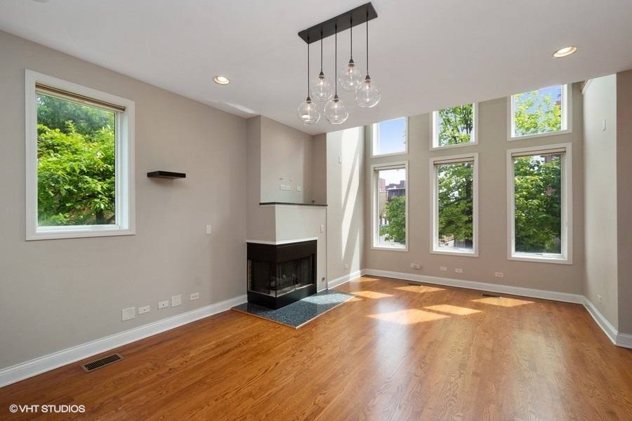 Apartment for rent at 1458 N Artesian Ave E, Chicago, IL 60622