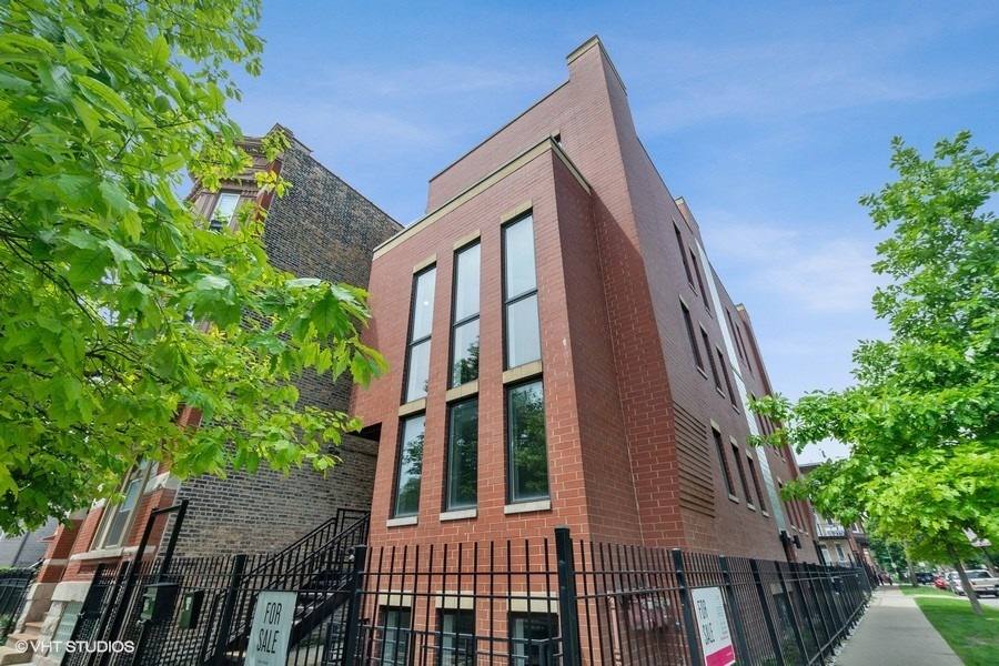 Apartment for rent at 1458 N Artesian Ave E, Chicago, IL 60622