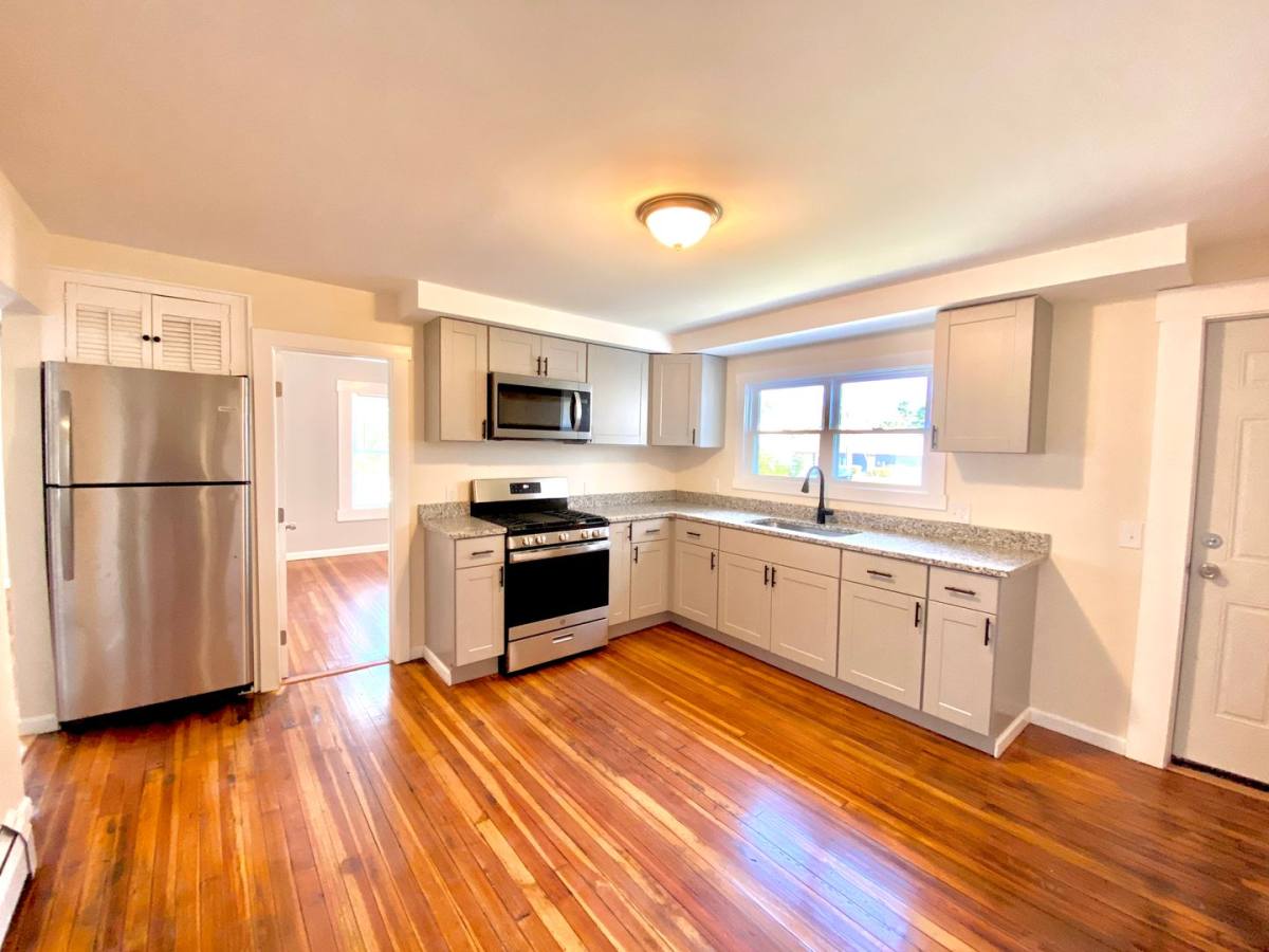 Apartment for rent at 8 Frederick St, Westfield, MA 01085