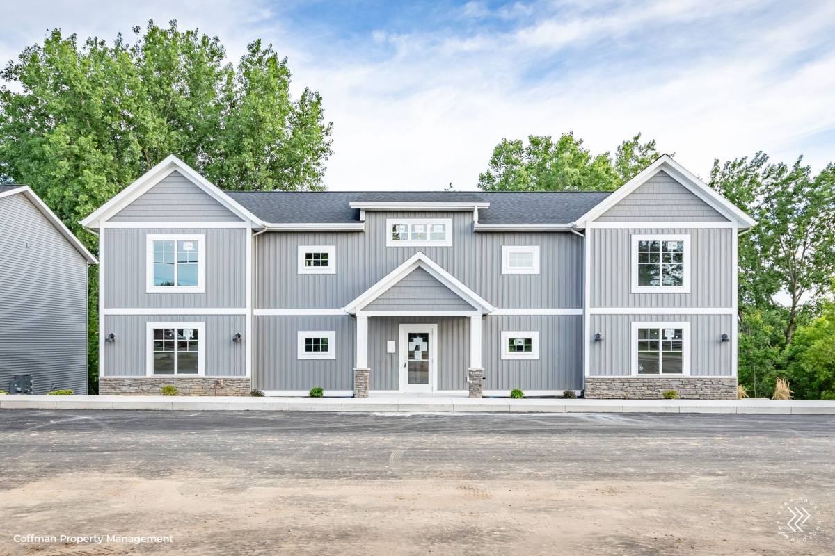 Apartment for rent at 1146 4 Mile Rd NW, Grand Rapids, MI 49544