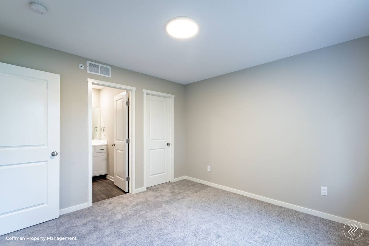 Apartment for rent at 1146 4 Mile Rd NW, Grand Rapids, MI 49544